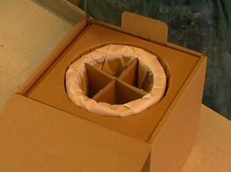 Eine Spezialverpackung garantiert, dass Ihre Kerze heil ankommt.